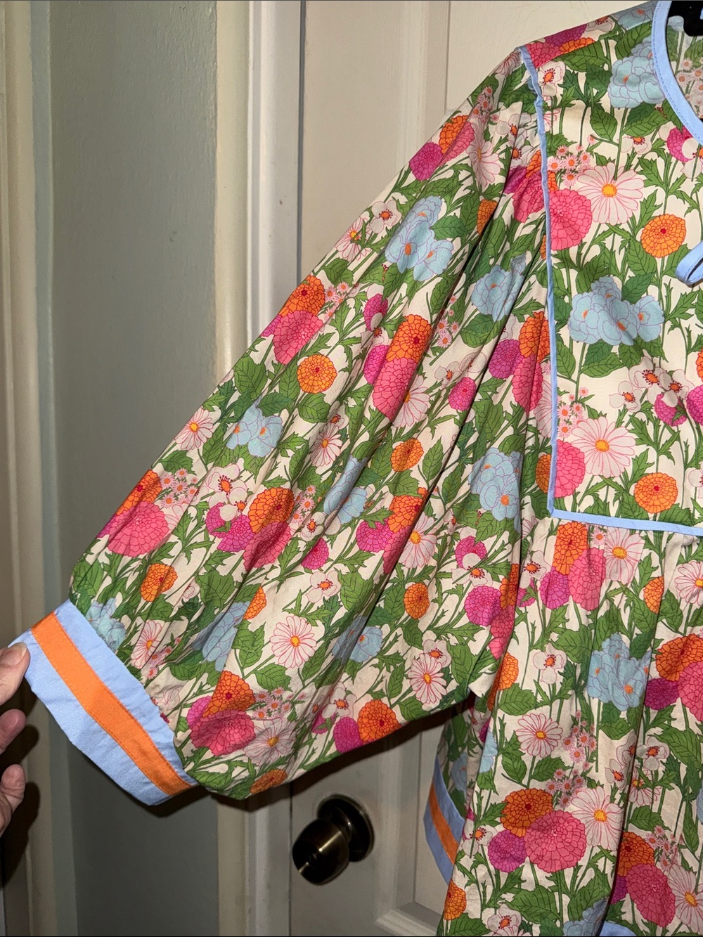 entro Multicolor Floral Peasant Tunic with Blue Trim - Picture 4 of 8